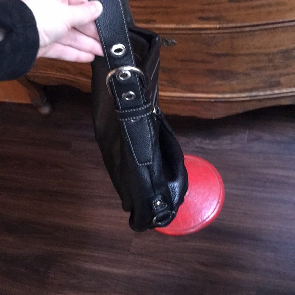 Gorgeous Coach Large Pebbled Leather Black Crossbody Bag - Picture 4 of 12